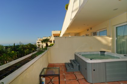 2 bedroom Apartment for rent in New Golden Mile, Marbella