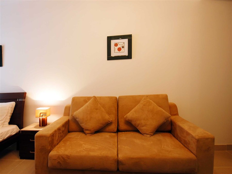 Studio Apartment In Jumeirah Lake Towers Alpha Holiday Lettings